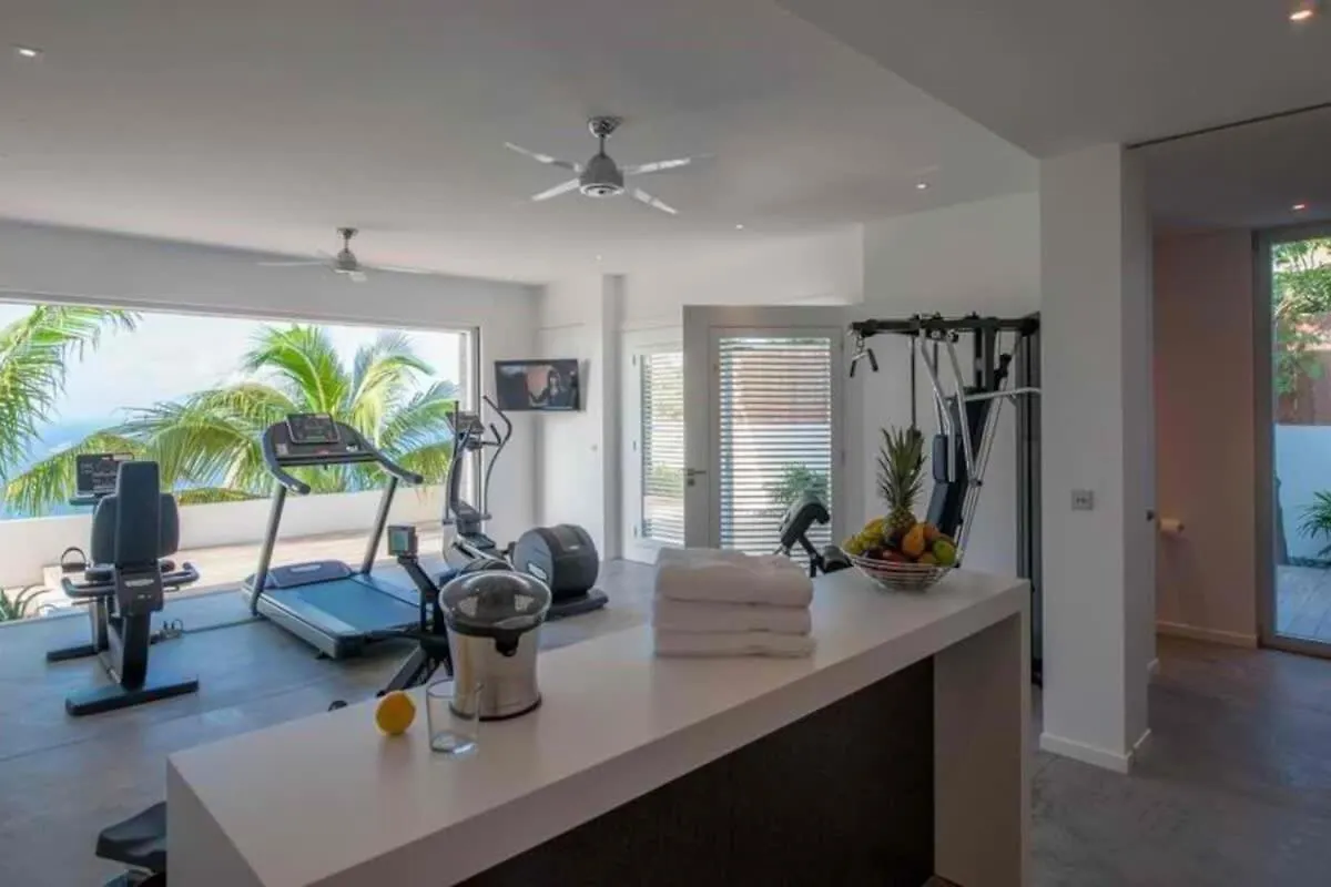 Sparkling Water Villa with Calming Ocean Views Quartier de Lorient