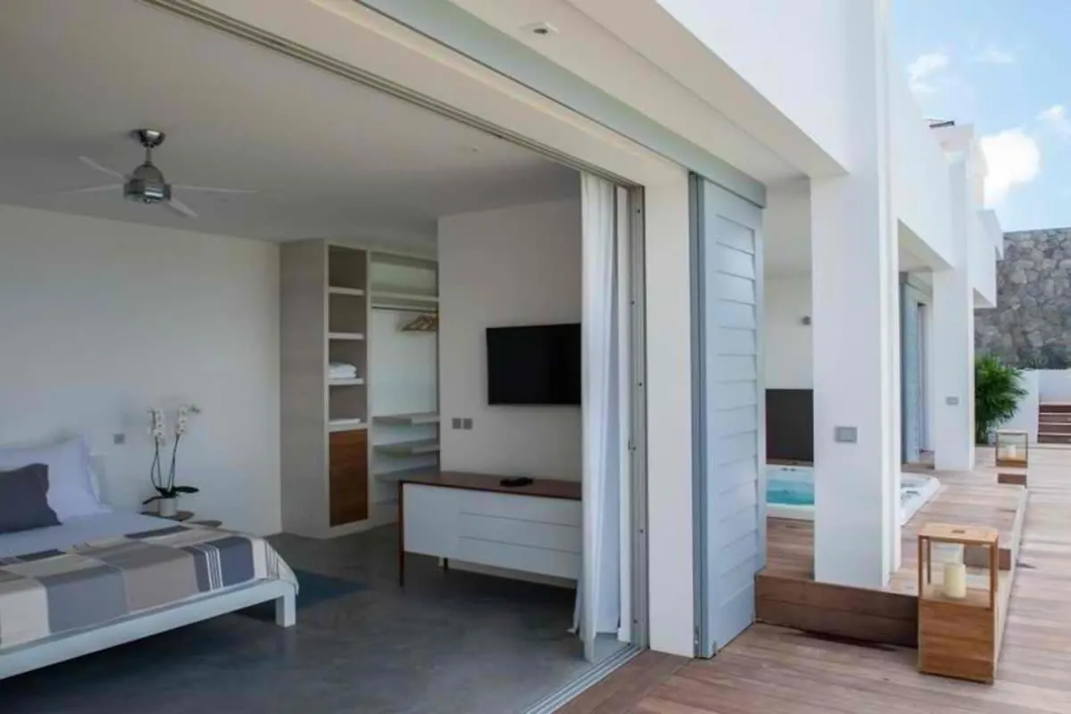 Sparkling Water Villa with Calming Ocean Views Quartier de Lorient 圣巴泰勒米