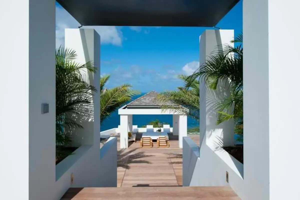 Sparkling Water Villa with Calming Ocean Views Quartier de Lorient