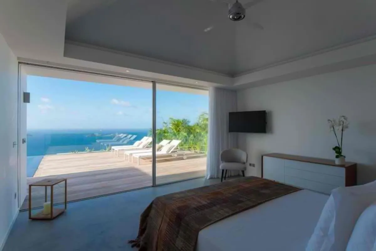 Sparkling Water Villa with Calming Ocean Views Quartier de Lorient