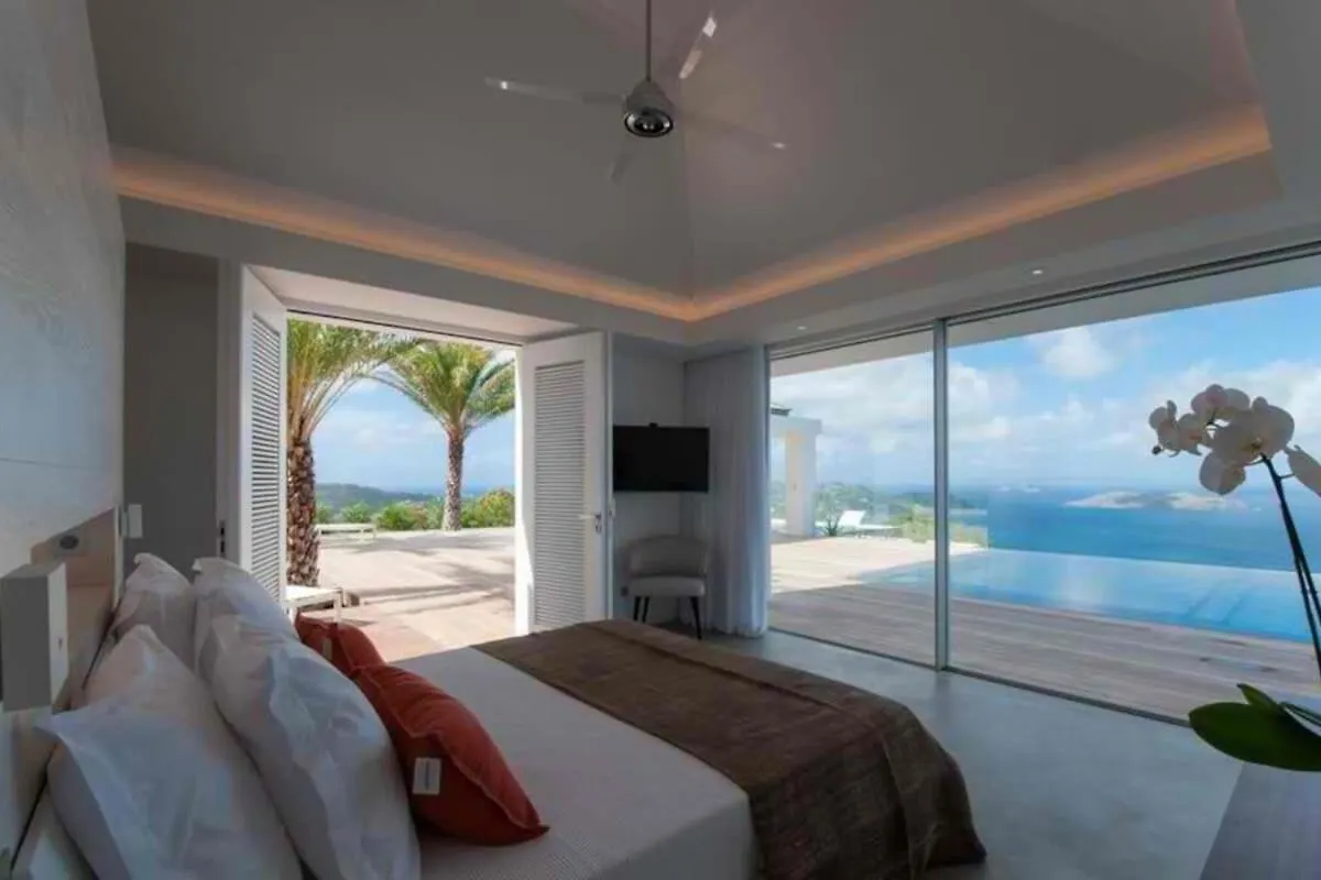 Sparkling Water Villa with Calming Ocean Views Quartier de Lorient