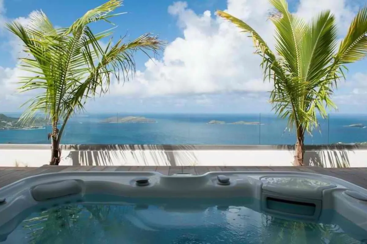 Sparkling Water Villa with Calming Ocean Views Quartier de Lorient 圣巴泰勒米